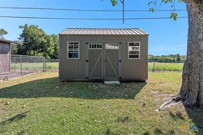 Building Photo - 906 Debus Dr