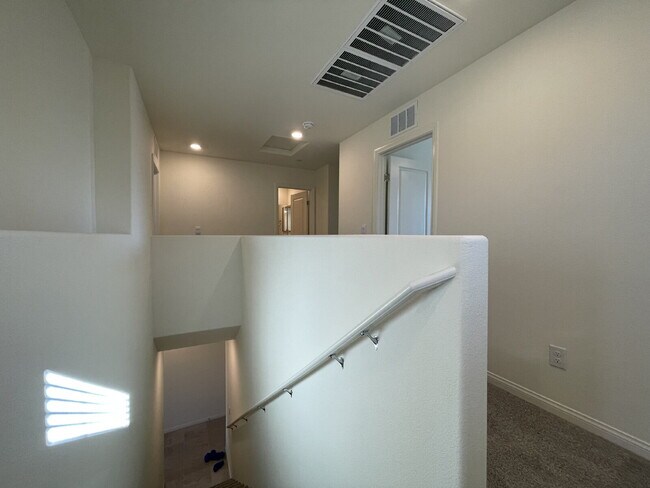 Building Photo - 4 BED 2.5 BATH 2 CAR GARAGE SINGLE FAMILY HOME IN CADENCE, HENDERSON w/ LARGE BACKYARD