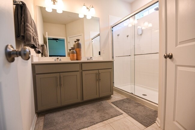 Building Photo - Odenton Townhouse