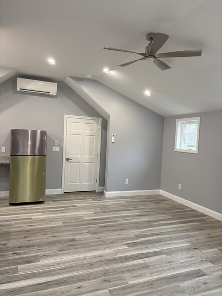 Building Photo - 9 Woodville Cir