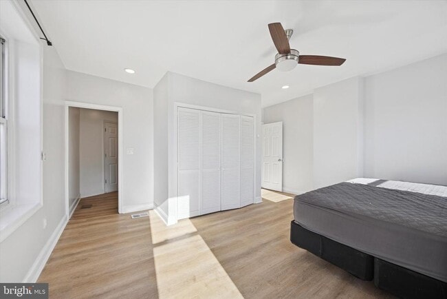 Building Photo - 1747 W Venango St