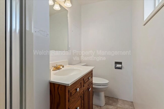 Building Photo - 506 N Geneva Rd