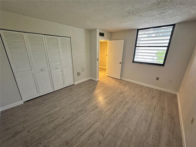 Building Photo - 283 Sherwood Dr