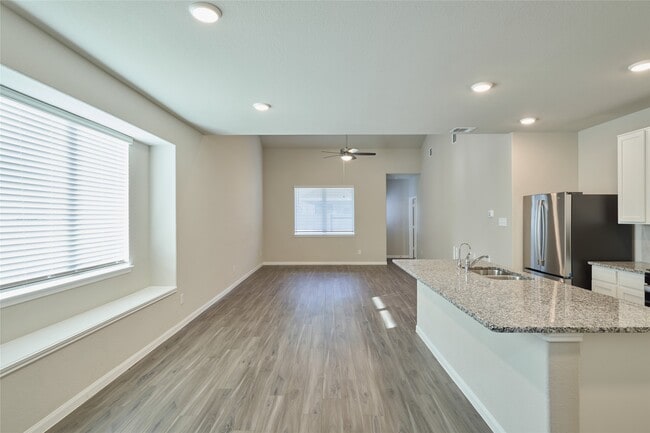 Building Photo - 2460 Shellcracker Dr