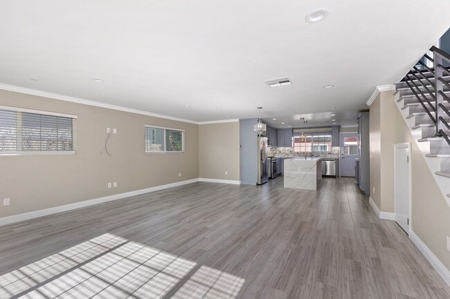 Building Photo - 2216 N Frederic St