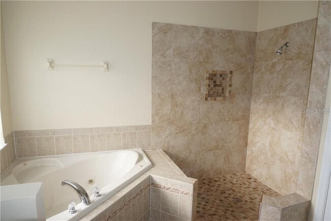 Building Photo - 839 Princeton Dr