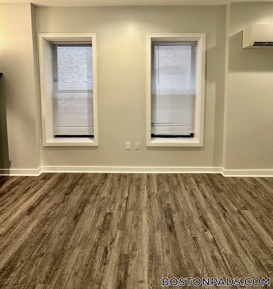 Building Photo - 82 Franklin St