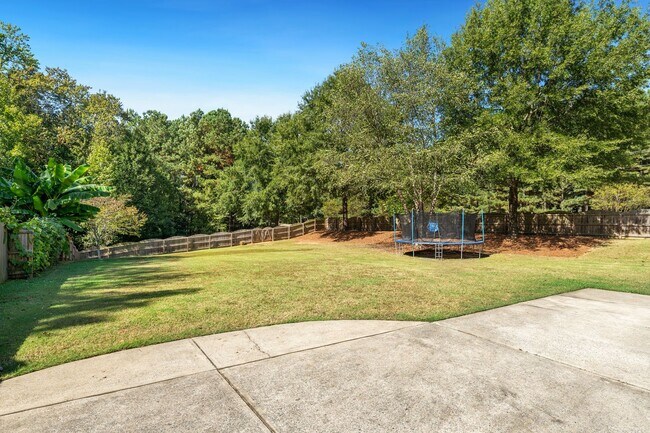 Building Photo - Apex Rental with Renovated Attic, Screened...