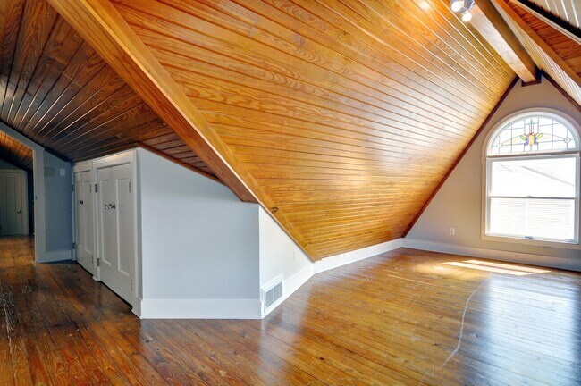 Building Photo - 2517 Wabash Ave