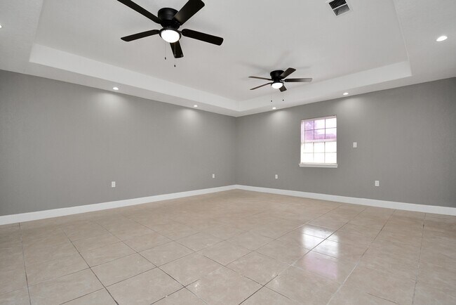 Building Photo - 6439 Hidden Arbor Ln