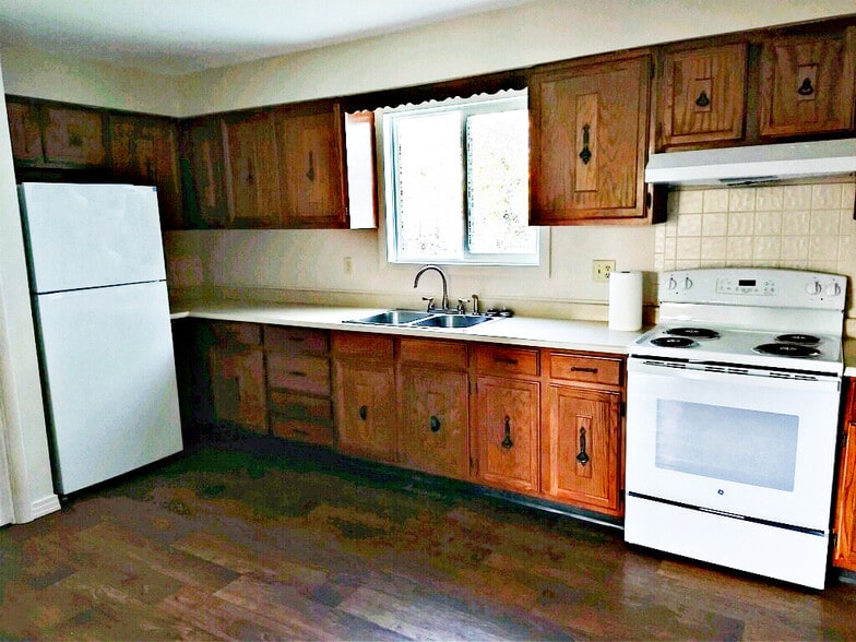 Kitchen - 2282 Johnstone Rd