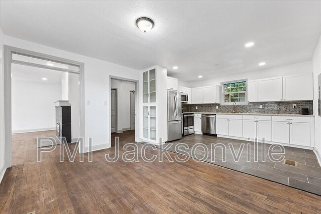 Building Photo - 3694 Grandy Ave