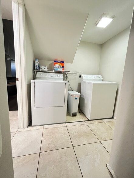 Building Photo - 13383 Savanna