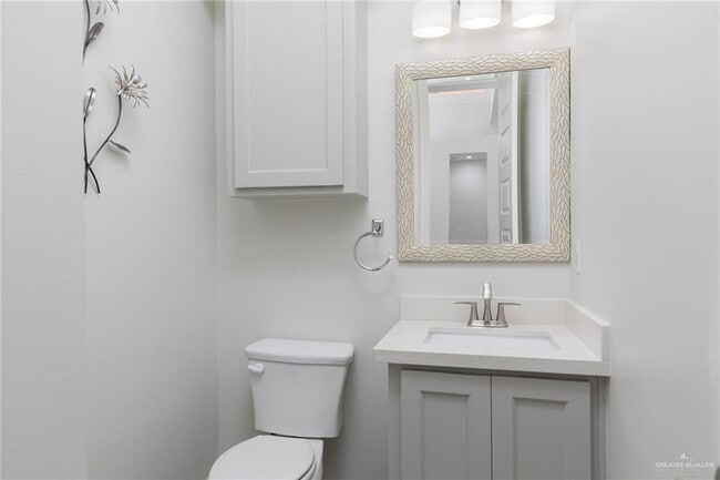 Building Photo - 2200 S 10th St