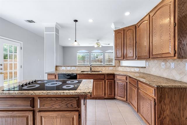 Building Photo - 1404 Honey Locust Dr