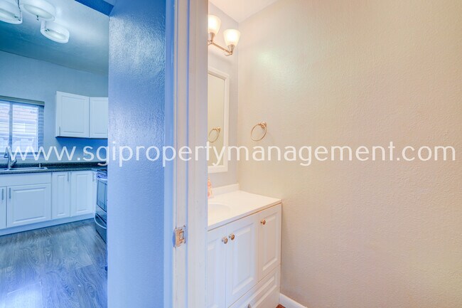 Building Photo - 18604 N 33rd Dr