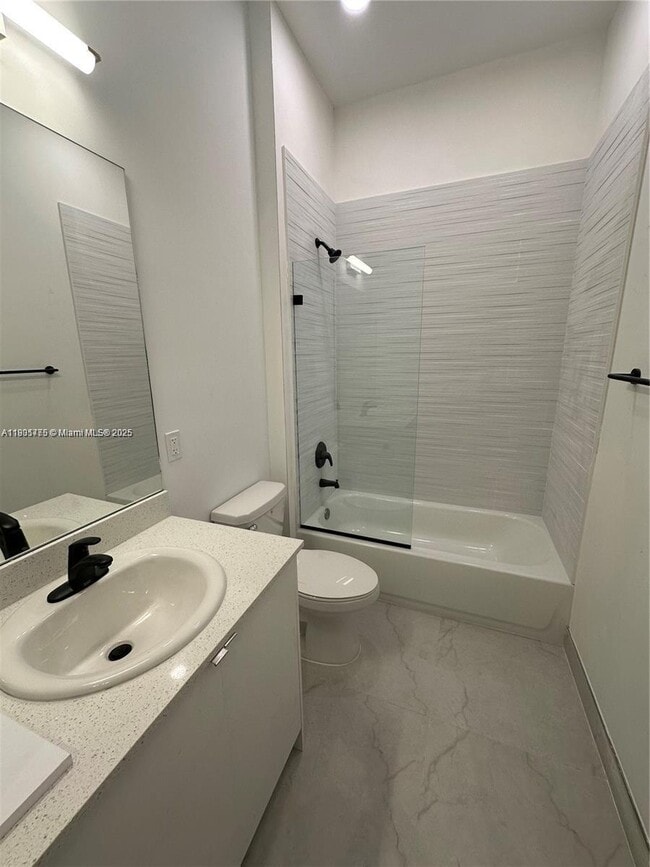 Building Photo - 3422 NW 5th Ave