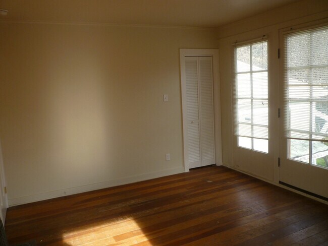 Building Photo - 3 Bedroom plus bonus room! Close to Enloe, CSUC and Downtown