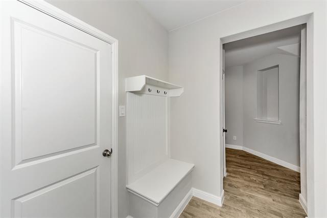 Building Photo - 11524 Leeson St