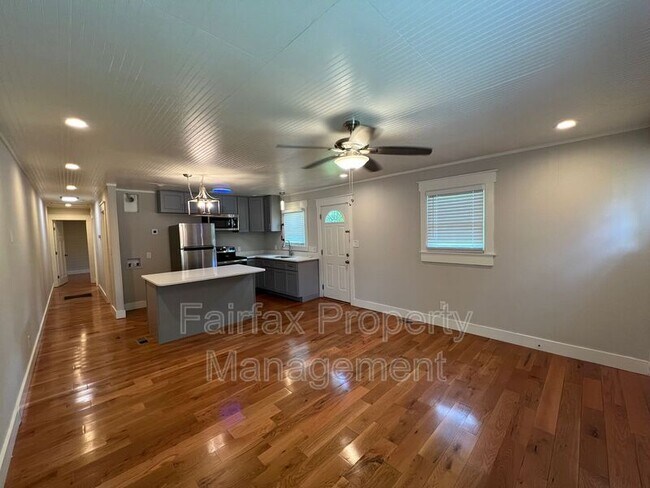 Building Photo - 1210 Gearwood Ave