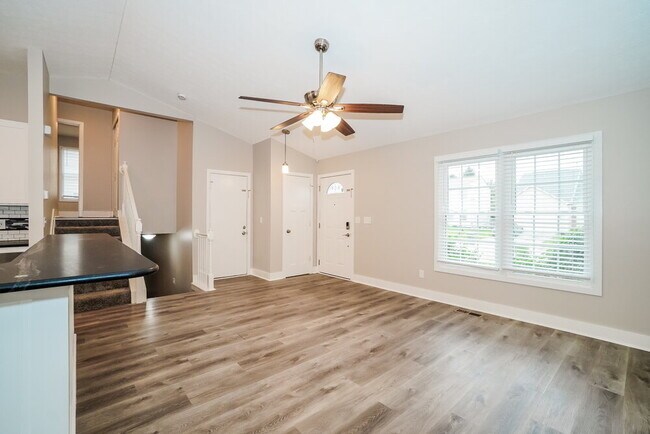 Building Photo - 4581 Dungannon Dr