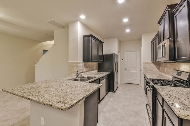 Building Photo - 16131 Beachside Pl