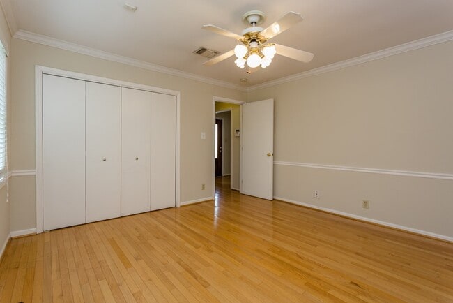 Building Photo - 1230 Timbergrove Ln