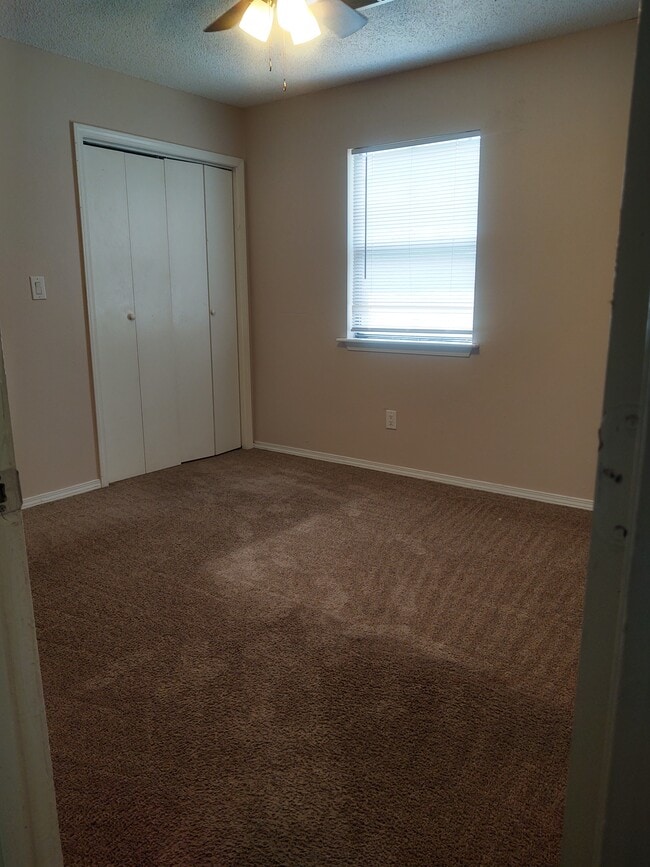 Building Photo - 2608 Virginia Ave