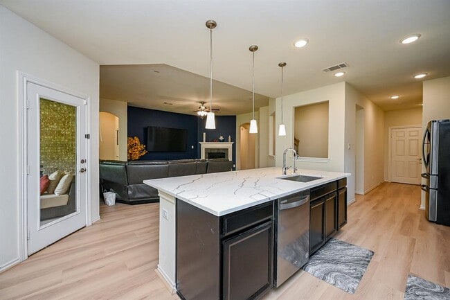 Building Photo - 27915 Crosswater Ln