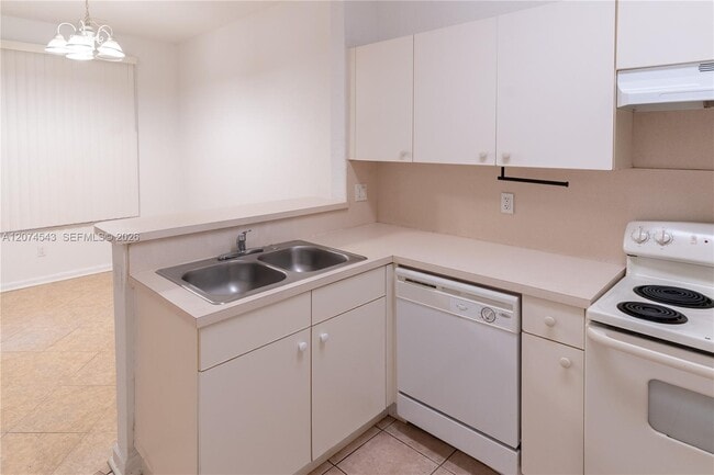 Building Photo - 1410 S Santa Catalina Cir
