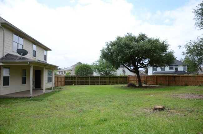 Building Photo - 2507 Pembroke Springs