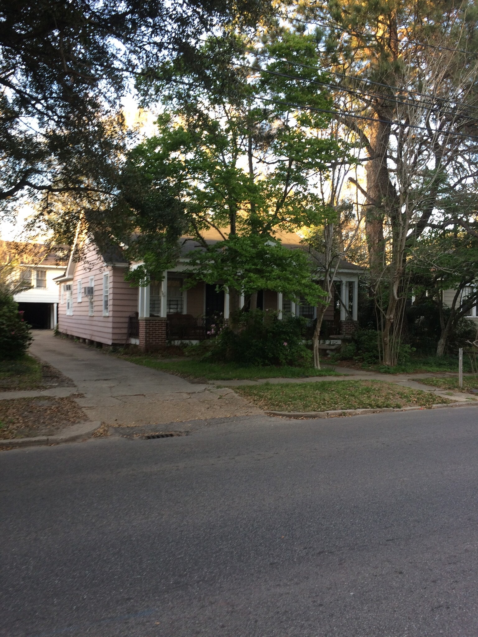 Building Photo - 1412 Old Shell Rd