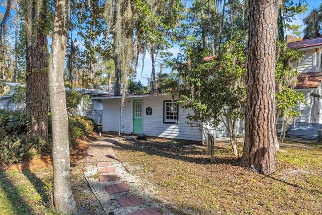 Building Photo - Cozy 1 bedroom/1 bath off of Ferguson