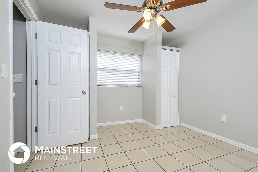 Building Photo - 2827 Gary Ln