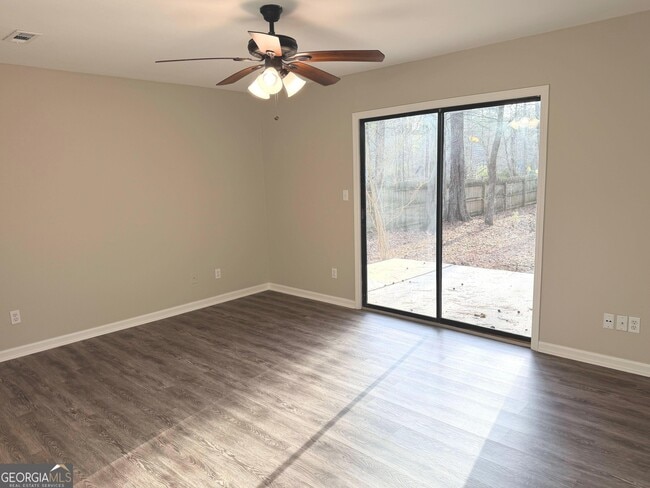 Building Photo - 303 Tamarac Trail