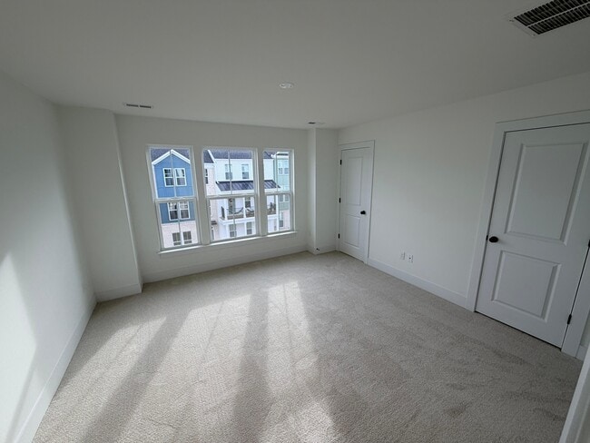 Building Photo - 15375 Sunray Aly