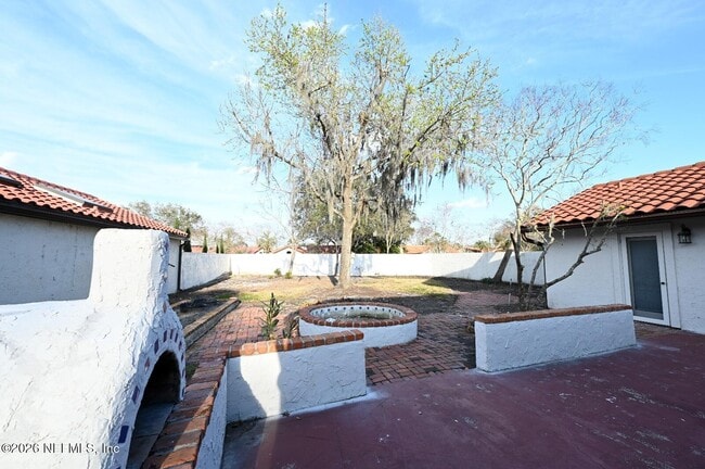 Building Photo - 4632 Corrientes Cir N