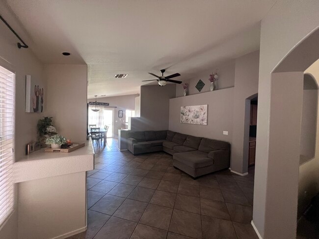 Building Photo - 8021 W Joedad Terrace
