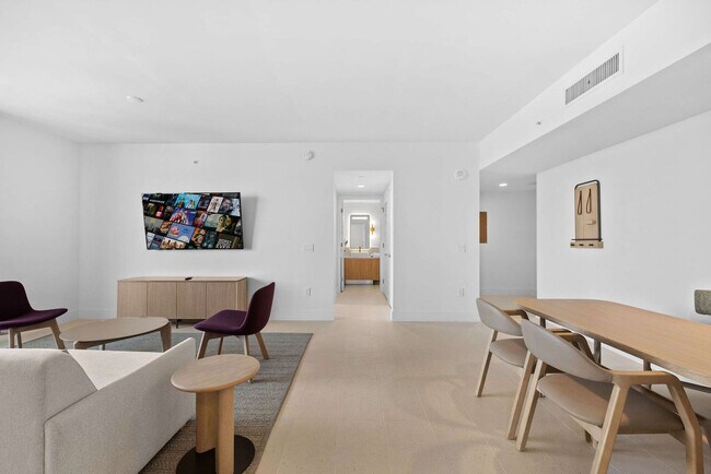 Building Photo - 159 NE 6th St