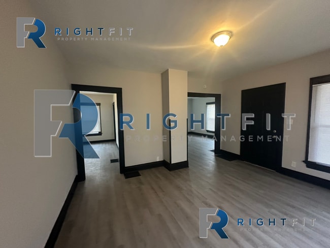 Building Photo - Charming Home in Dayton