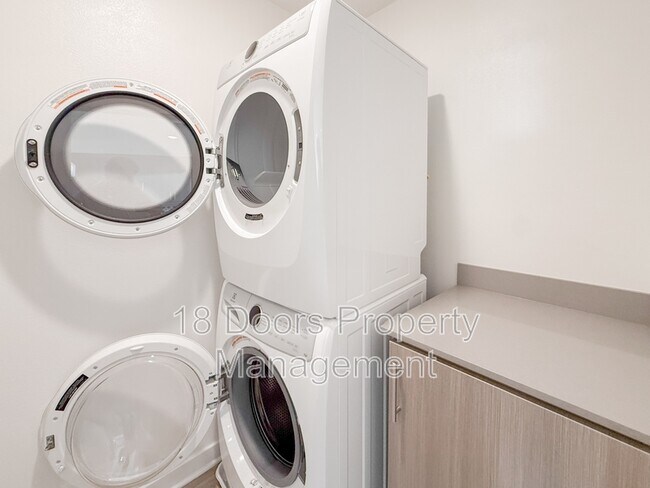 Building Photo - 10482 San Diego Mission Rd