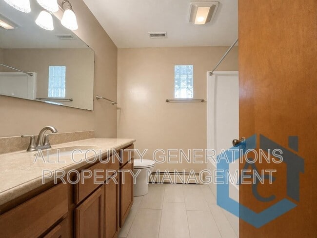Building Photo - 2281 Weymouth Rd