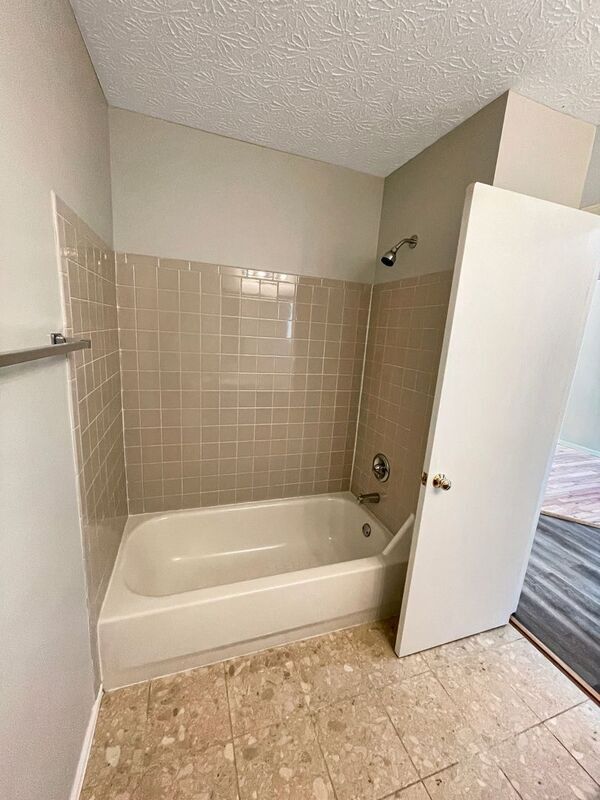 Building Photo - 2423 Rock Creek Ct