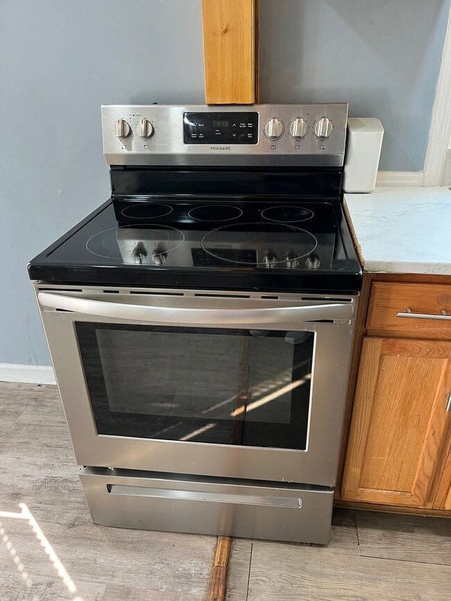 Building Photo - 2635 Royal St