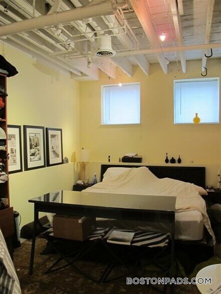 Building Photo - 197 Sidney St