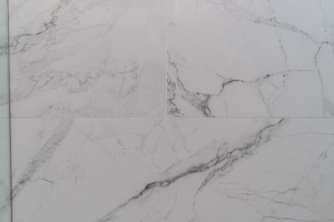 Building Photo - Beautiful 3/3 Pool Home in Gated Community W/ Lake Access