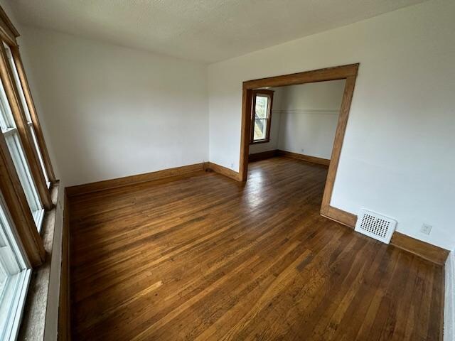 Primary Photo - 121 Sturtevant St