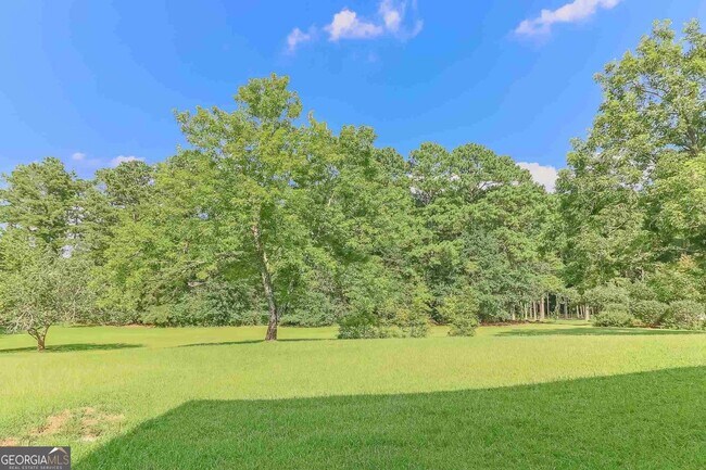 Building Photo - 99 Woodvalley Dr