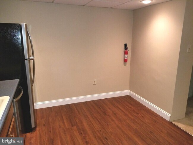 Building Photo - 1411 Forest Ln