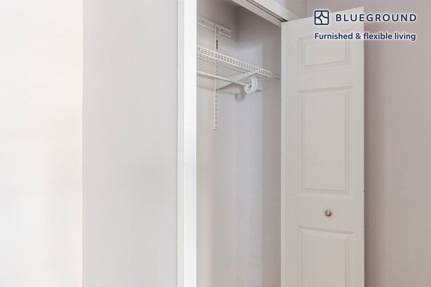 Building Photo - 50 W 97th St